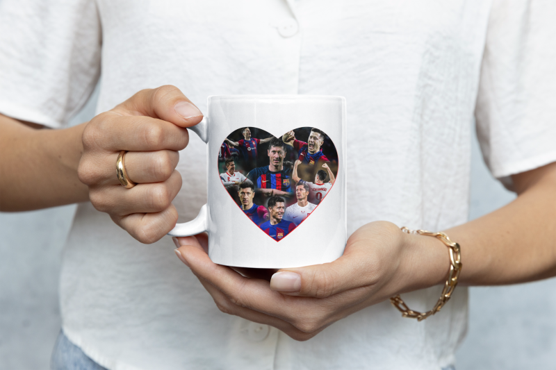 closeup-mockup-of-a-woman-holding-an-11-oz-coffee-p[mug-m35751 (4).png