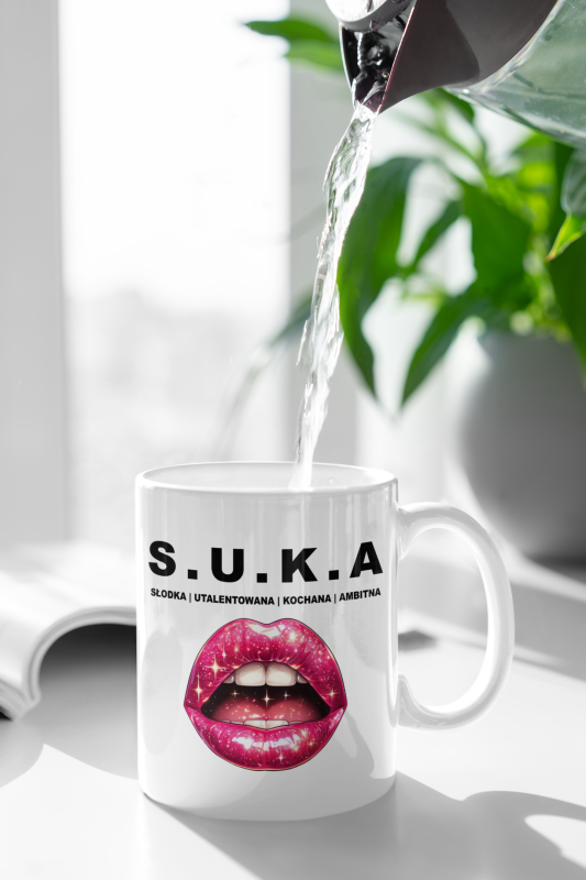 mockup-of-a-teapot-pouring-hot-water-in-an-11-oz-mug-405-el (2).png